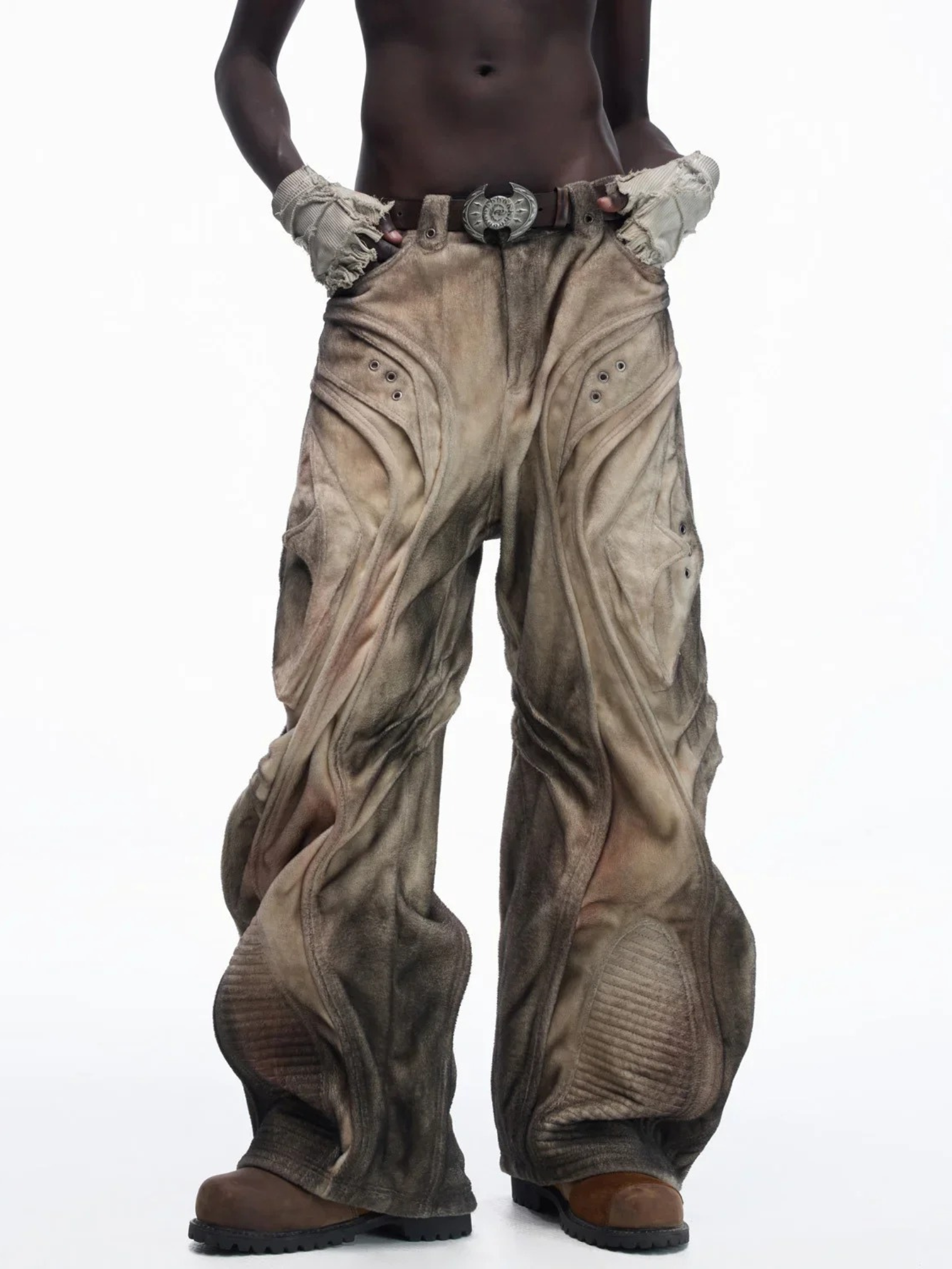 Duneform Distressed Pants
